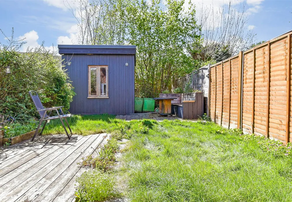Rear Garden - Shirley Grove, Tunbridge Wells, Kent - Wards of Kent