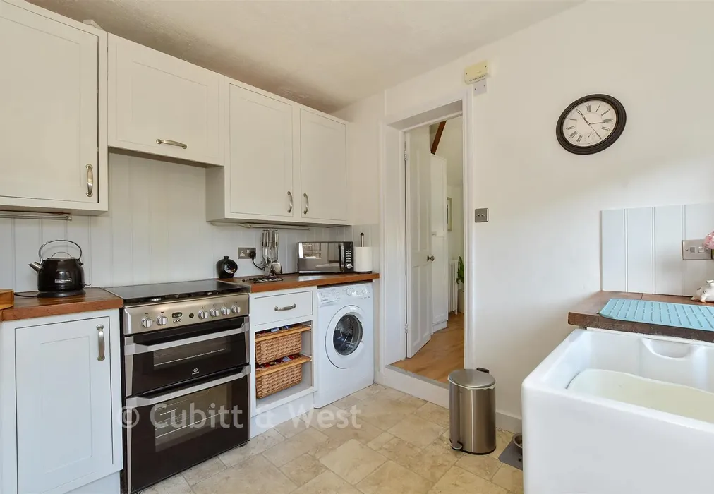 Kitchen - Felpham Road, Felpham, West Sussex - Wards of Kent