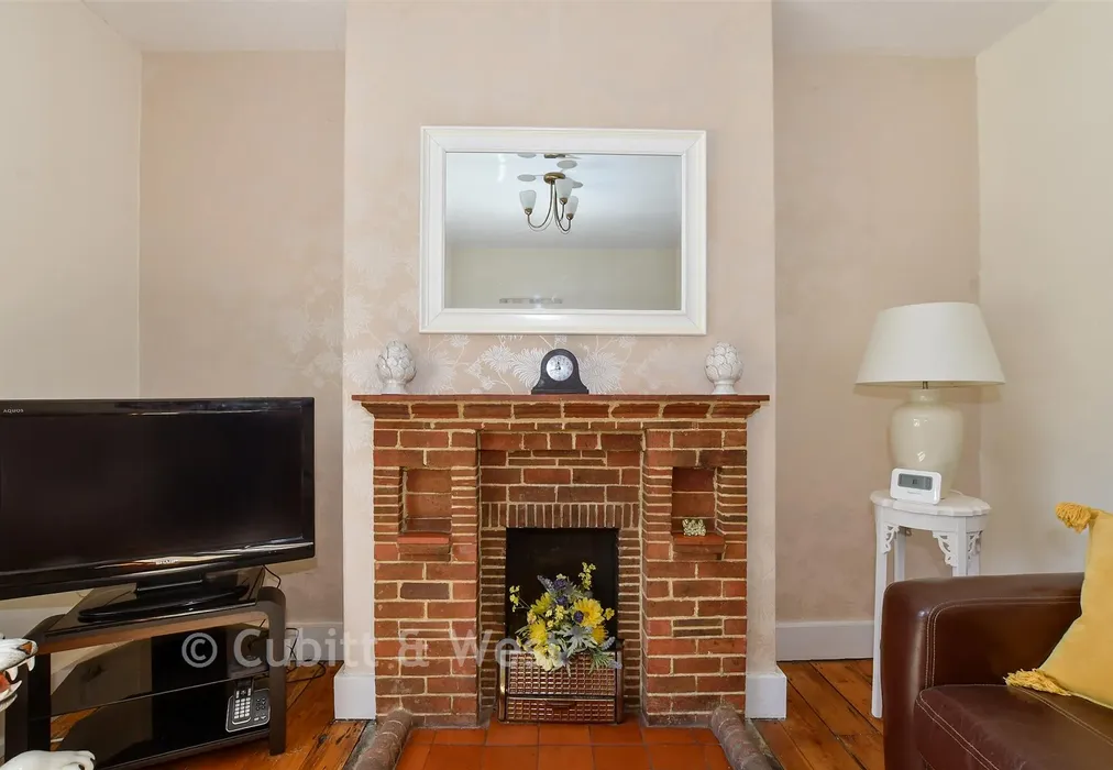 Internal Lifestyle Photograph - Felpham Road, Felpham, West Sussex - Wards of Kent