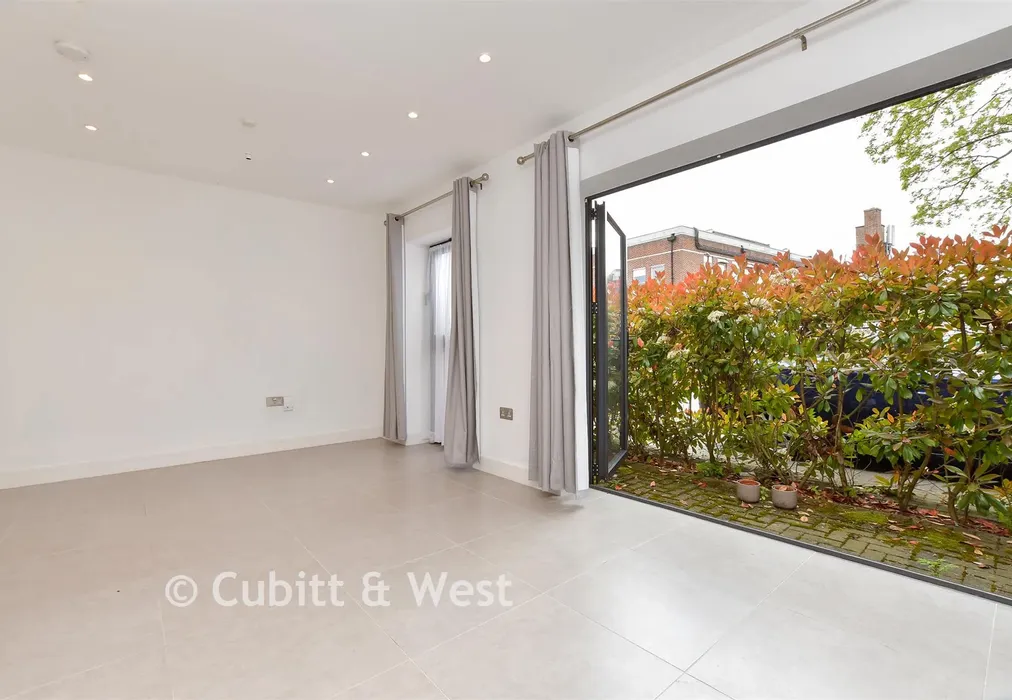 Kitchen / Lounge / Diner - Grovelands Road, Purley, Surrey - Wards of Kent