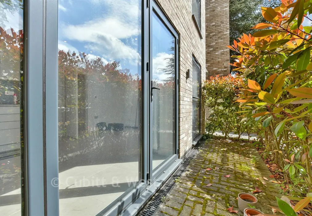 Patio / Decking - Grovelands Road, Purley, Surrey - Wards of Kent