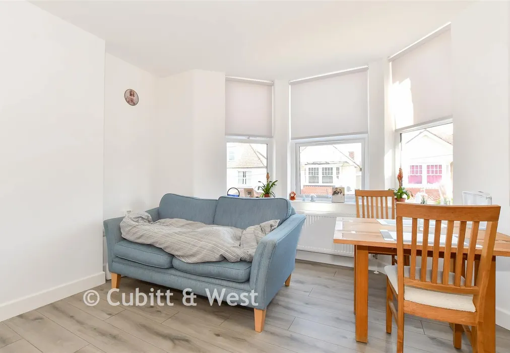 Lounge/Kitchen - Richmond Avenue, Bognor Regis, West Sussex - Wards of Kent