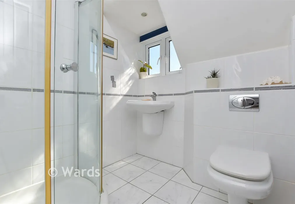 Shower Room - Hammond Close, Nonington, Kent - Wards of Kent
