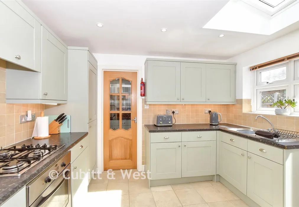 Kitchen - Prinsted Lane, Prinsted, Emsworth, West Sussex - Wards of Kent