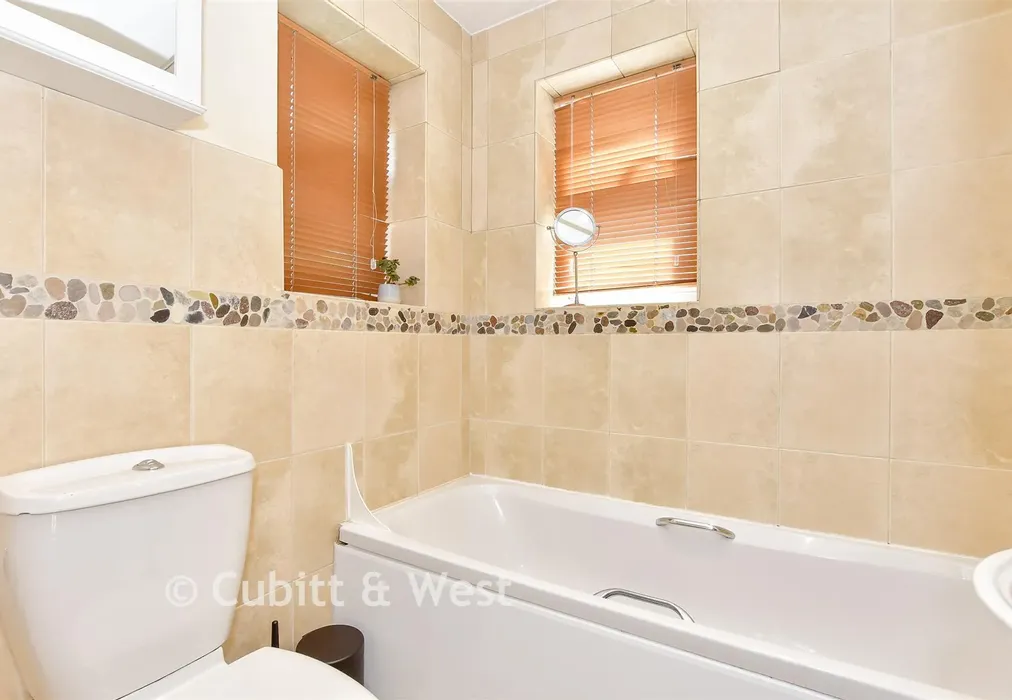 Bathroom - Prinsted Lane, Prinsted, Emsworth, West Sussex - Wards of Kent