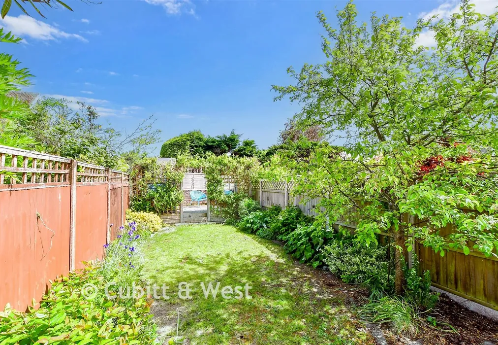 Rear Garden - Prinsted Lane, Prinsted, Emsworth, West Sussex - Wards of Kent