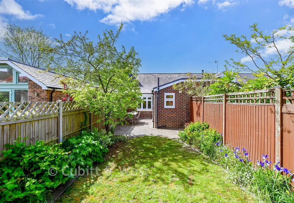 Rear Garden - Prinsted Lane, Prinsted, Emsworth, West Sussex - Wards of Kent