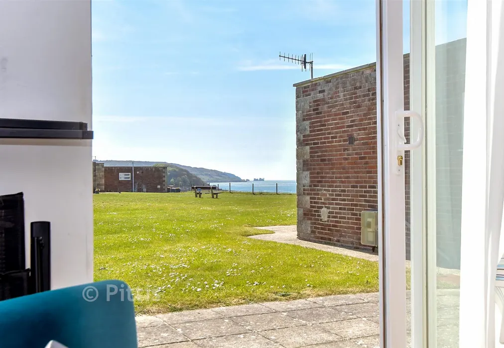 Internal Lifestyle Photograph - Monks Lane, Freshwater, Isle of Wight - Wards of Kent