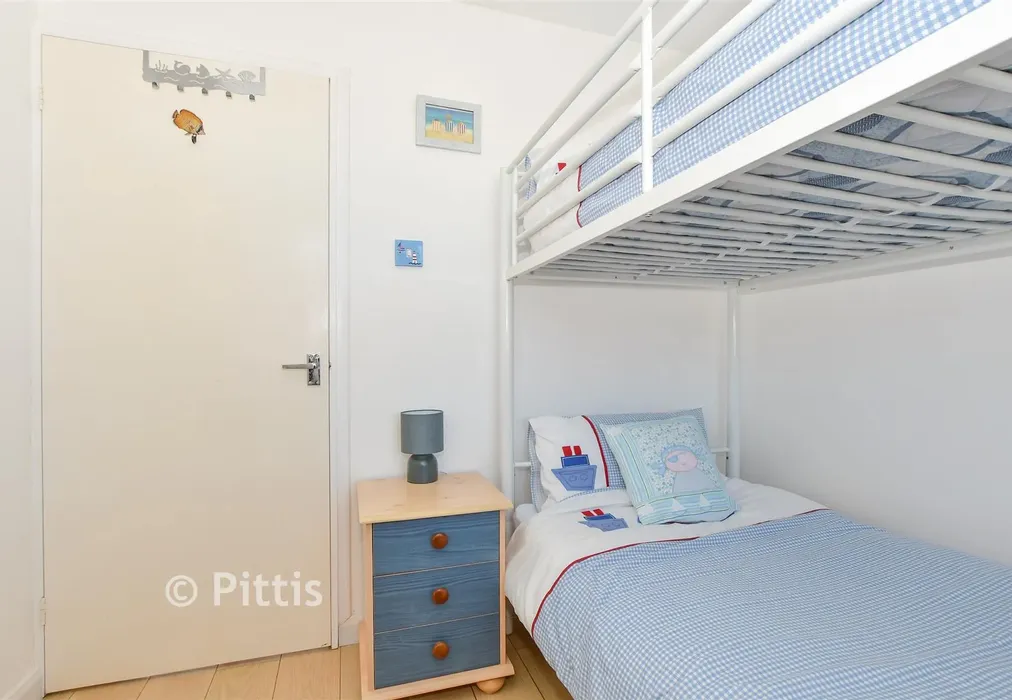 Bedroom 2 - Monks Lane, Freshwater, Isle of Wight - Wards of Kent