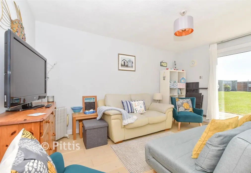 Lounge/ Kitchen - Monks Lane, Freshwater, Isle of Wight - Wards of Kent