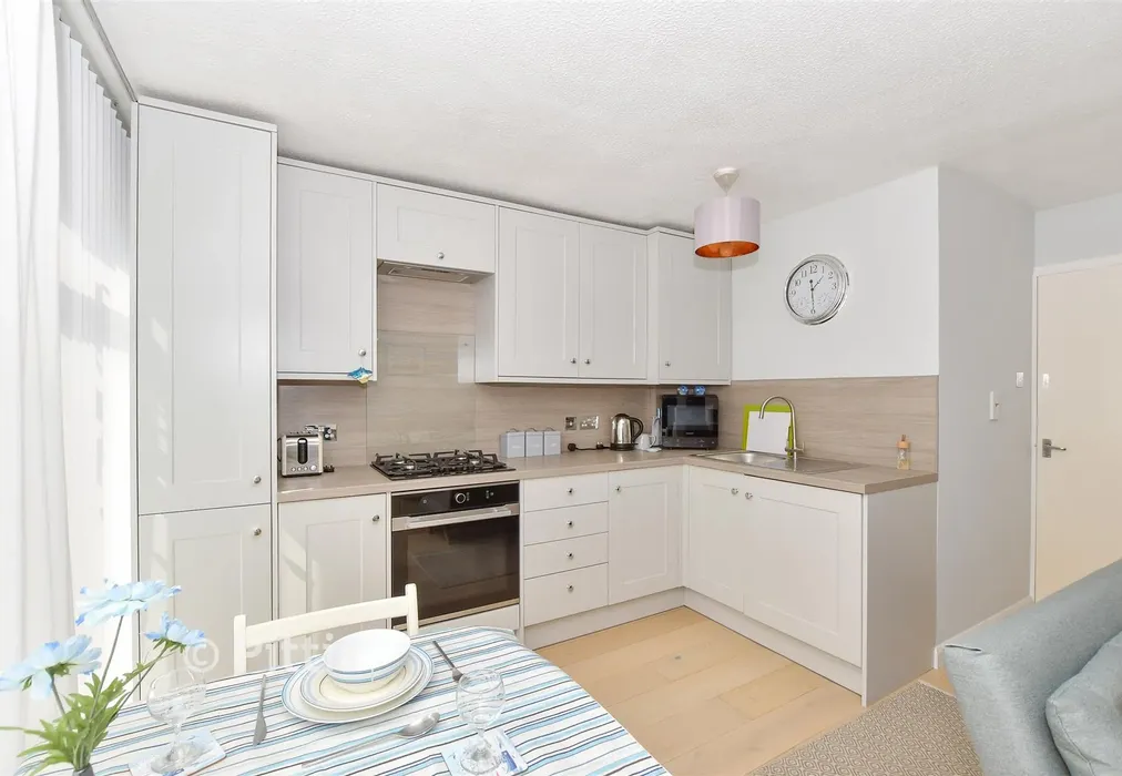 Lounge/ Kitchen - Monks Lane, Freshwater, Isle of Wight - Wards of Kent