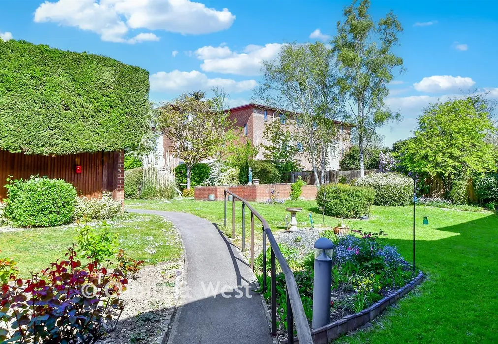 Communal Gardens - Holman Close, Waterlooville, Hampshire - Wards of Kent