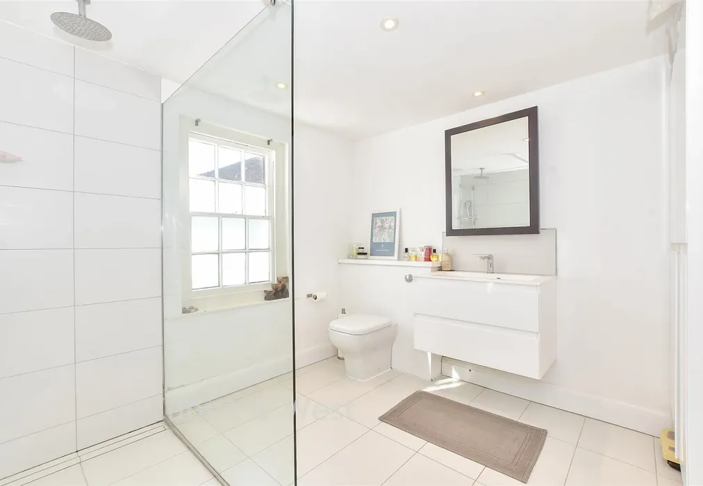 Shower Room - King Street, Emsworth, Hampshire - Wards of Kent