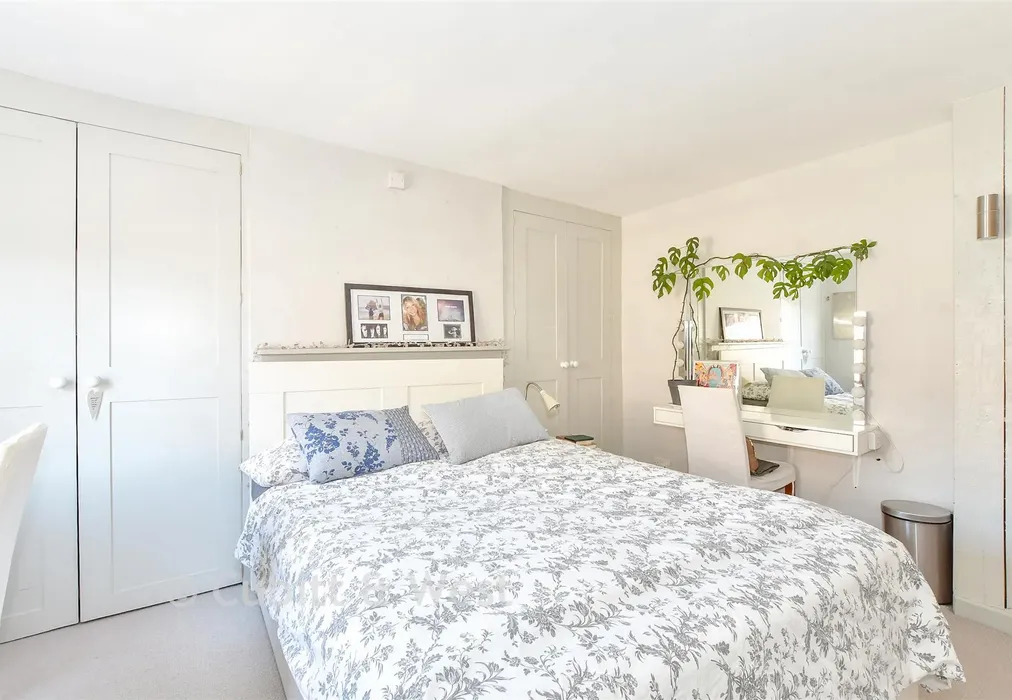 Bedroom 2 - King Street, Emsworth, Hampshire - Wards of Kent