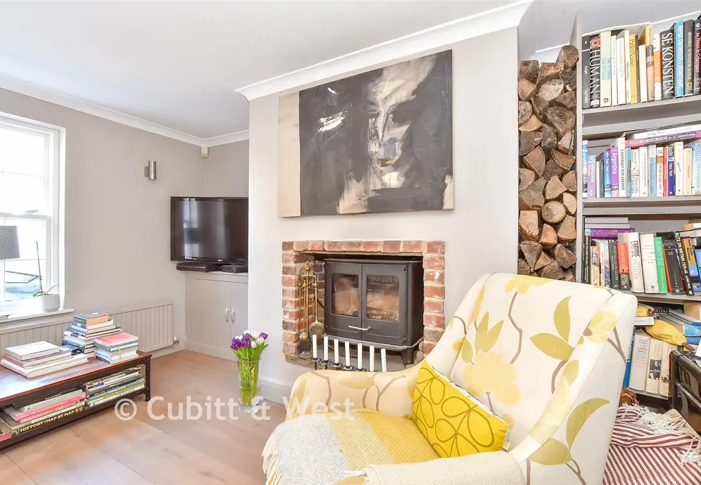 Internal Lifestyle Photograph - King Street, Emsworth, Hampshire - Wards of Kent