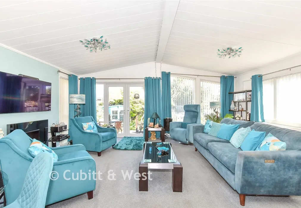 Lounge/Kitchen/Diner - Nutbourne Park, Nutbourne, Chichester, West Sussex - Wards of Kent