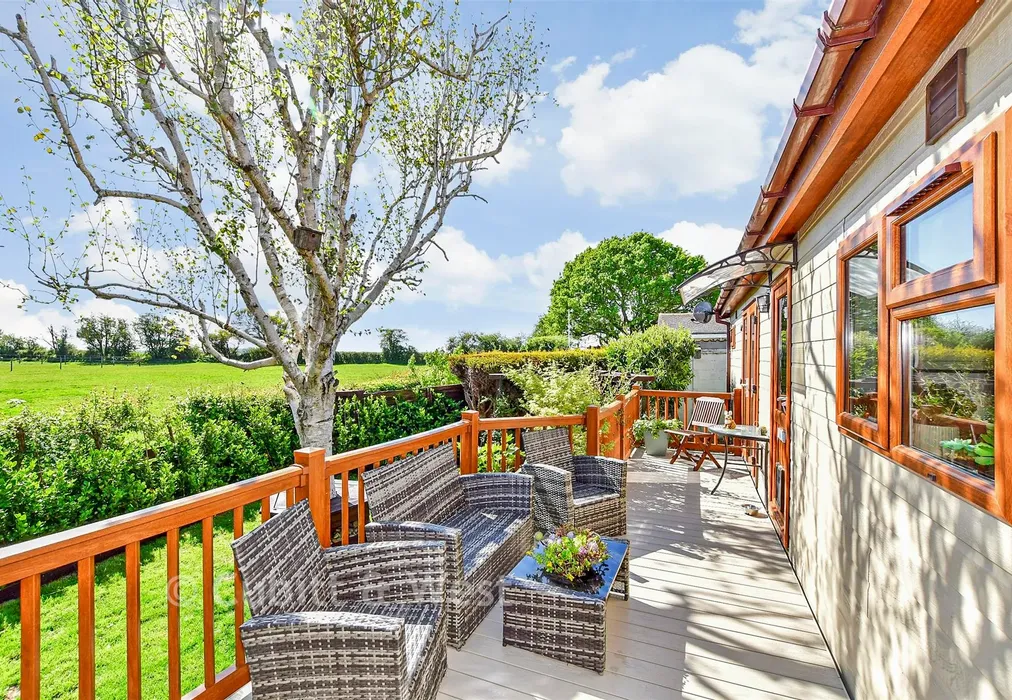 Balcony / Terrace - Nutbourne Park, Nutbourne, Chichester, West Sussex - Wards of Kent