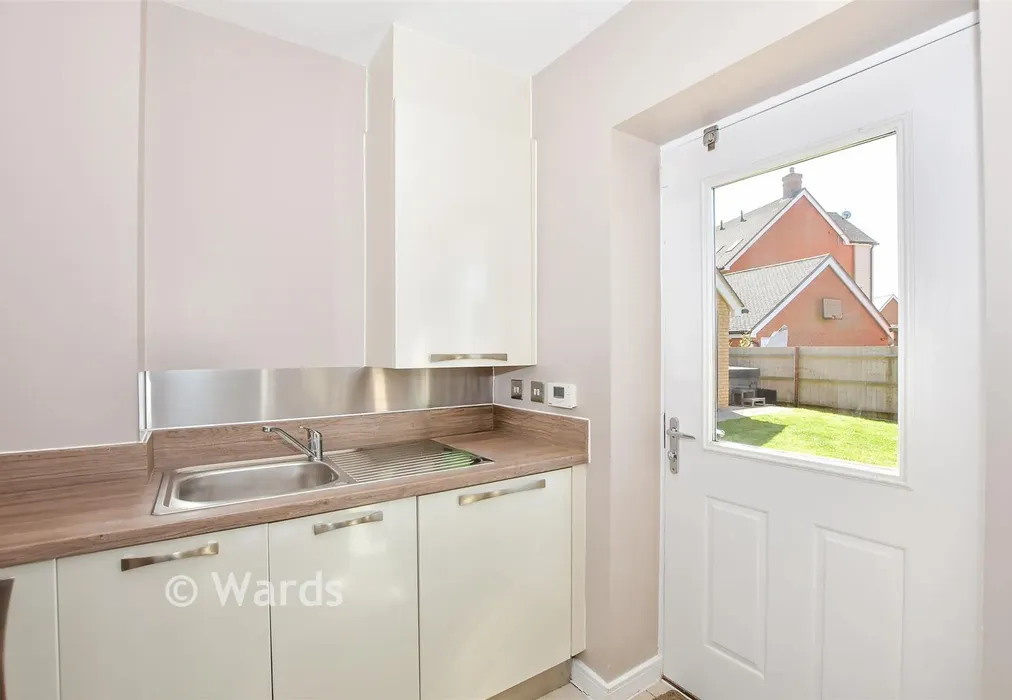 Utility Room - Beech Tree Road, Maidstone, Kent - Wards of Kent