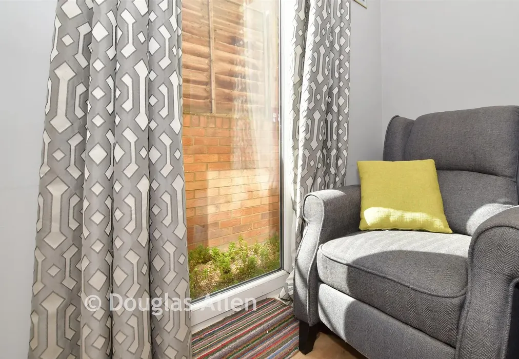 Internal Lifestyle Photograph - Walton Road, Manor Park, london - Wards of Kent