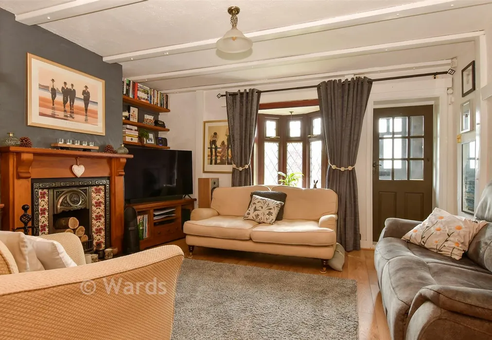 Lounge - Fawkham Road, West Kingsdown, Sevenoaks, Kent - Wards of Kent