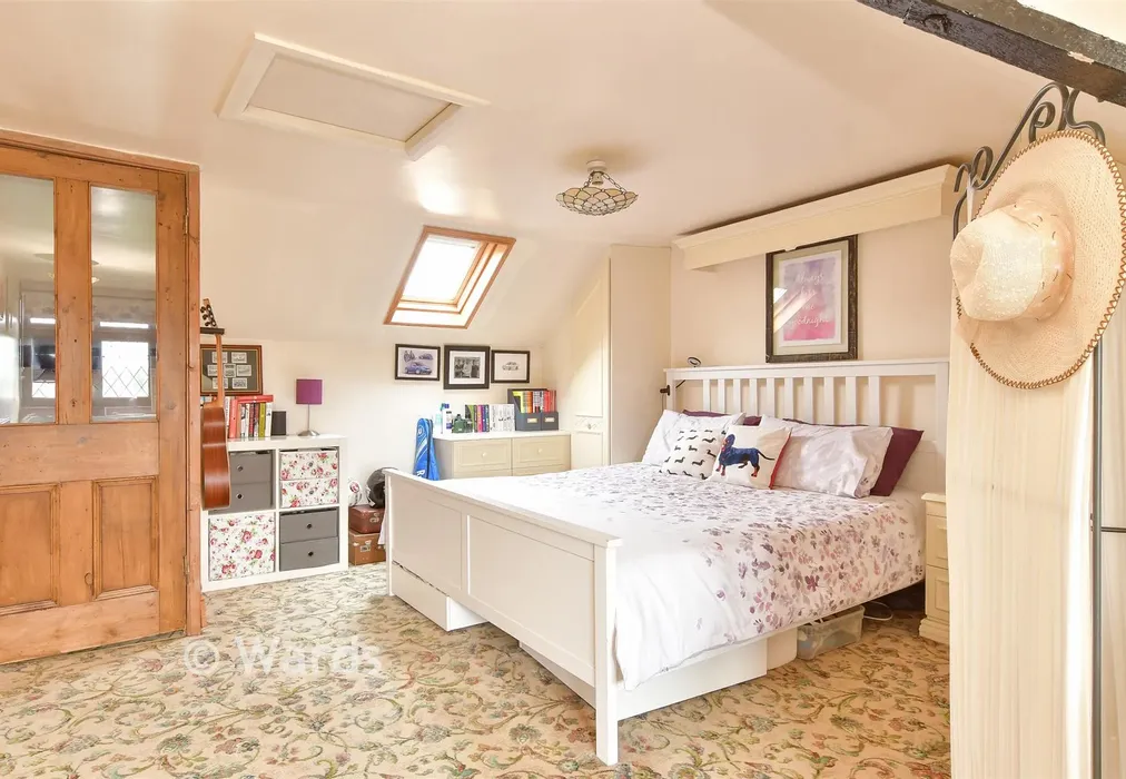 Bedroom 1 - Fawkham Road, West Kingsdown, Sevenoaks, Kent - Wards of Kent
