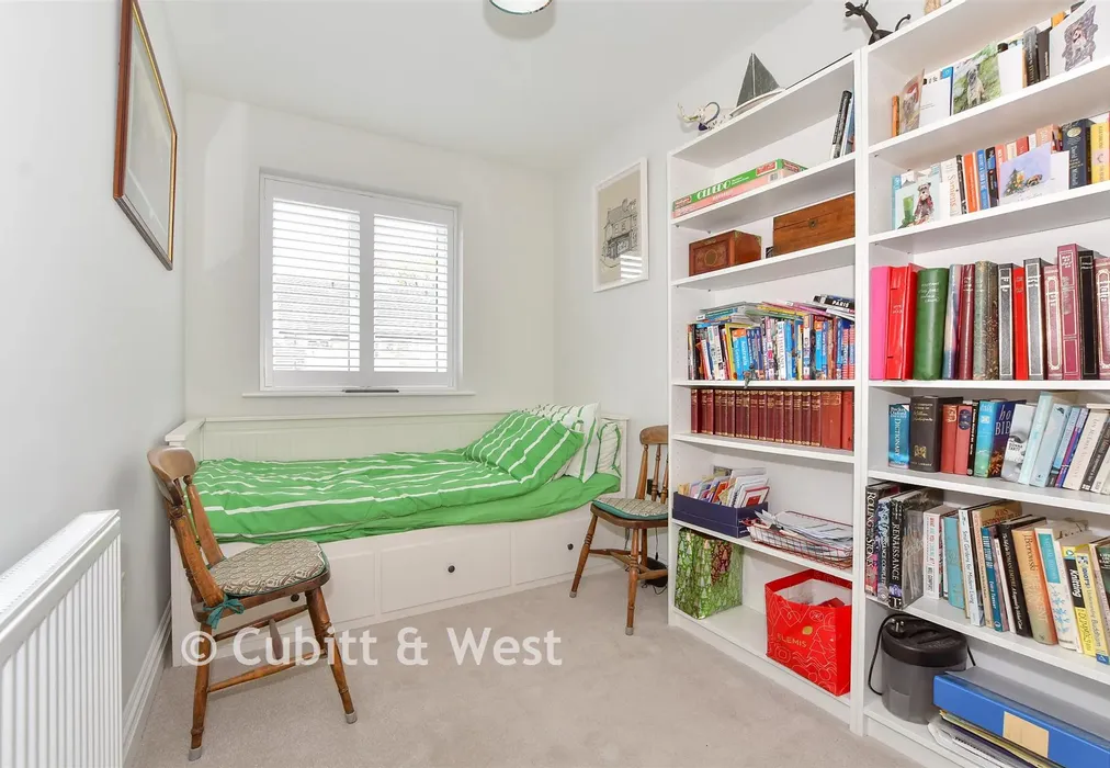 Bedroom 3 - Rush Gardens, Southwater, Horsham, West Sussex - Wards of Kent