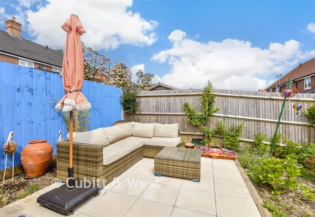 Rear Garden - Rush Gardens, Southwater, Horsham, West Sussex - Wards of Kent