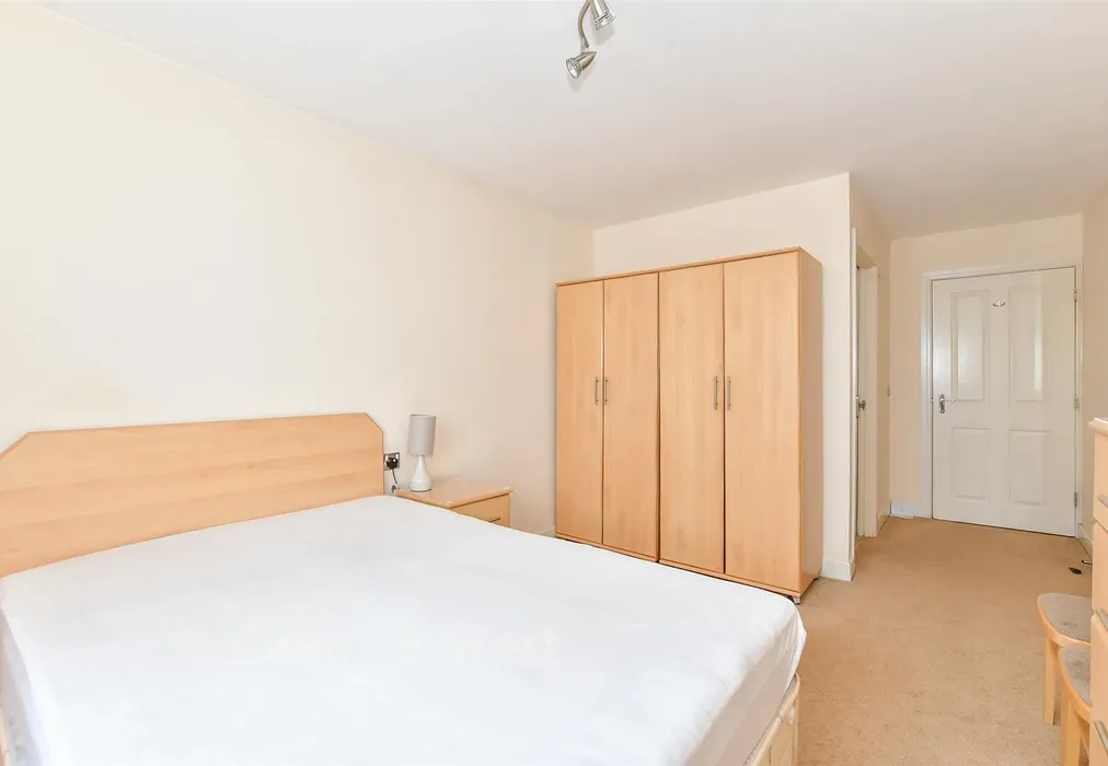 Bedroom 1 - Gisors Road, Southsea, Hampshire - Wards of Kent