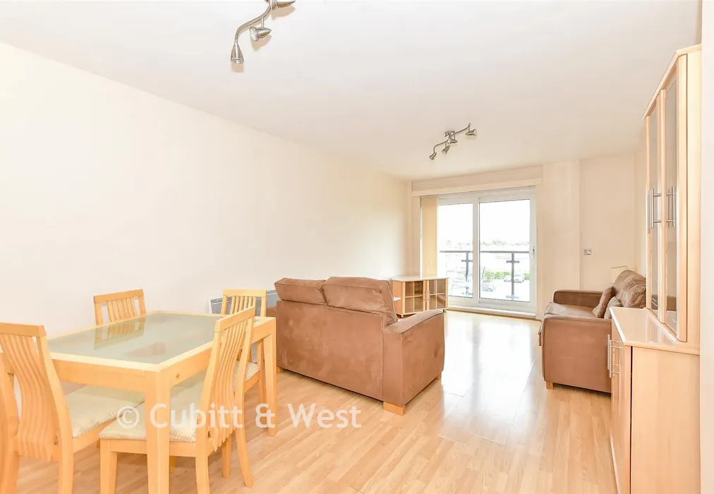 Lounge/Diner - Gisors Road, Southsea, Hampshire - Wards of Kent