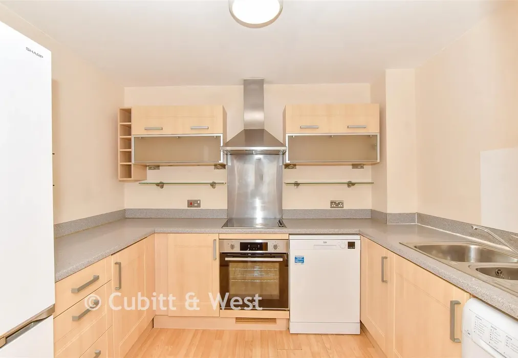 Kitchen - Gisors Road, Southsea, Hampshire - Wards of Kent