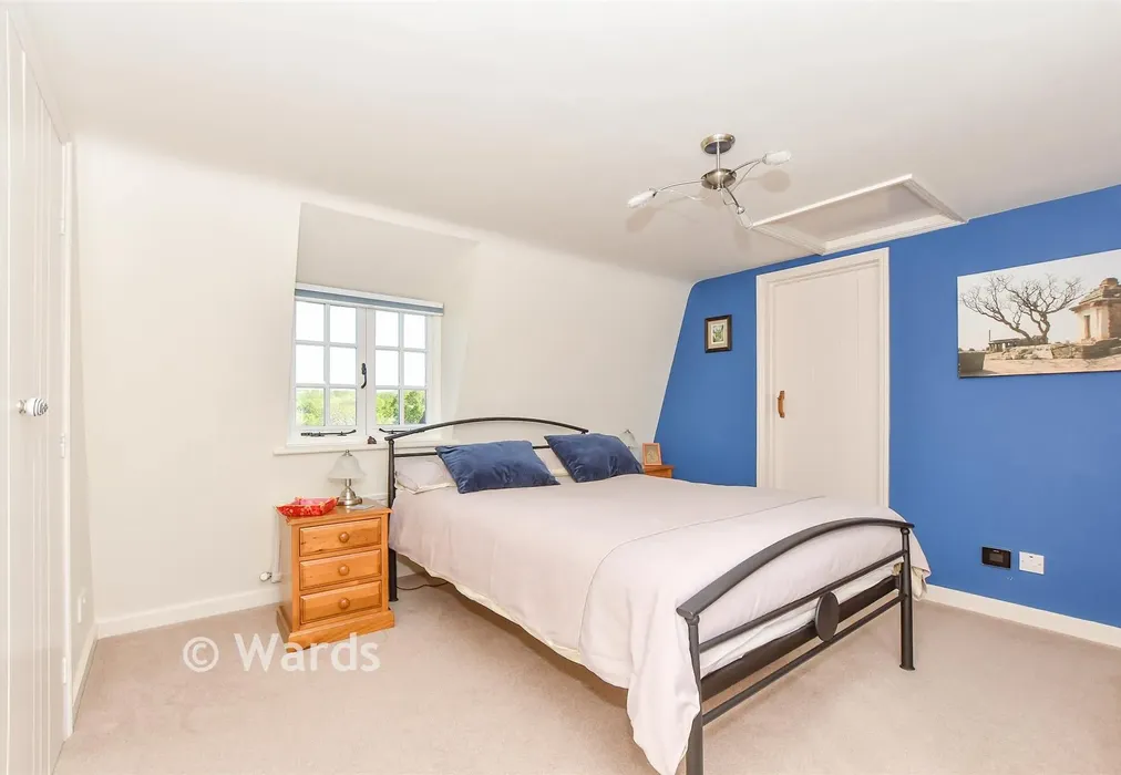 Bedroom 1 - Iden Green Road, Cranbrook, Kent - Wards of Kent