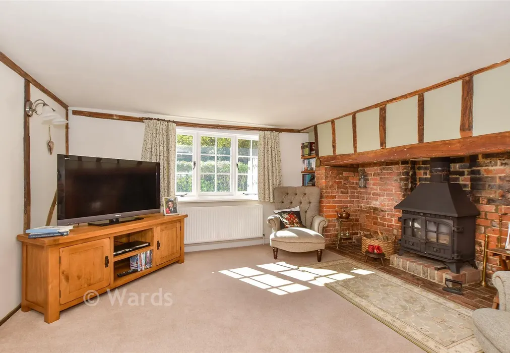 Lounge - Iden Green Road, Cranbrook, Kent - Wards of Kent