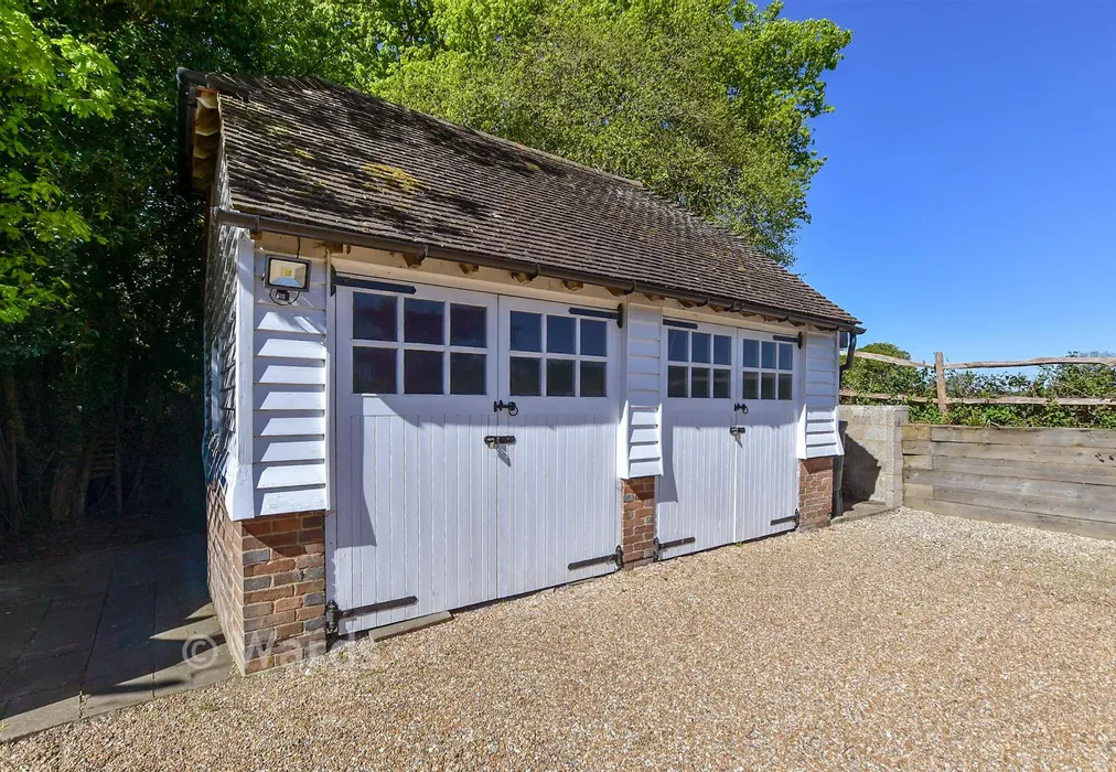Double Garage - Iden Green Road, Cranbrook, Kent - Wards of Kent