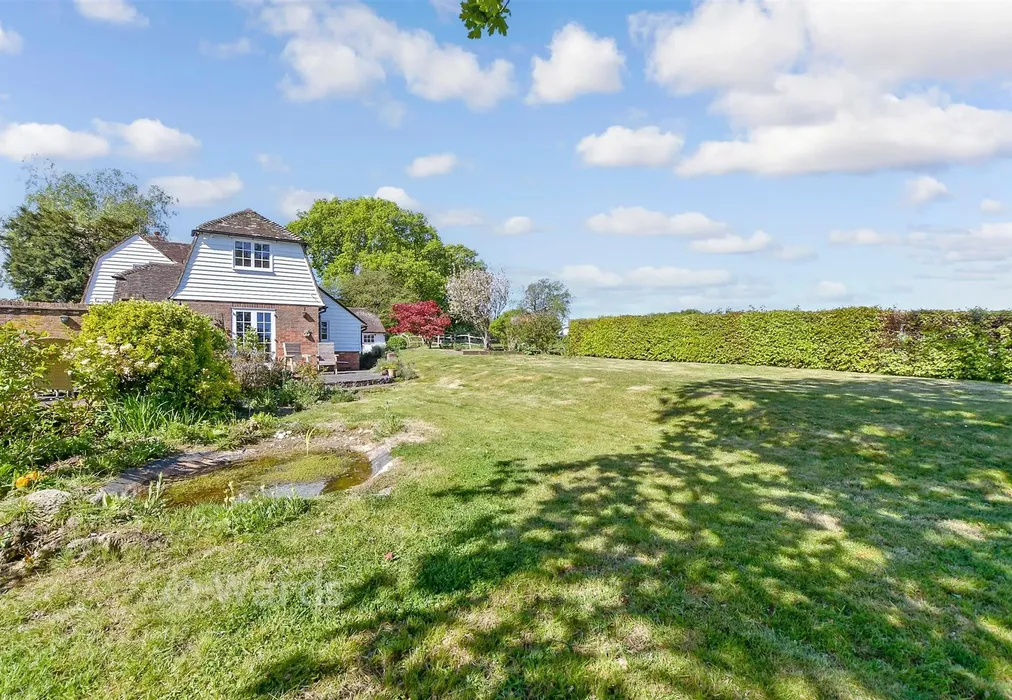 Rear Garden - Iden Green Road, Cranbrook, Kent - Wards of Kent