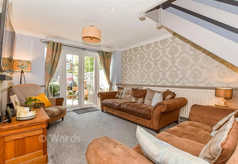 Lounge - Knaves Acre, Headcorn, Kent - Wards of Kent