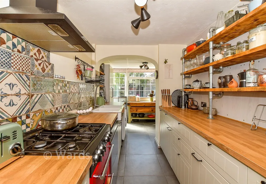 Kitchen - Knaves Acre, Headcorn, Kent - Wards of Kent