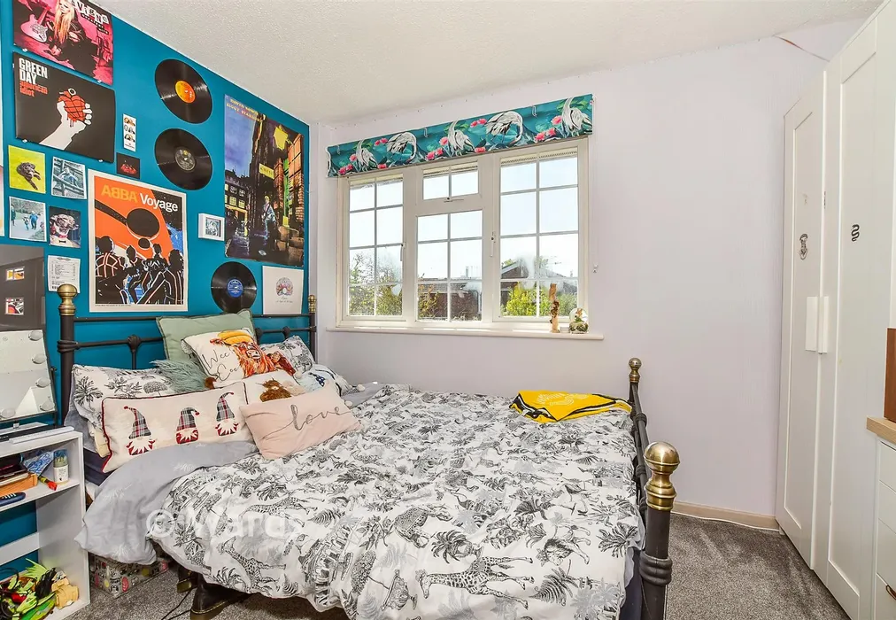 Bedroom 3 - Knaves Acre, Headcorn, Kent - Wards of Kent