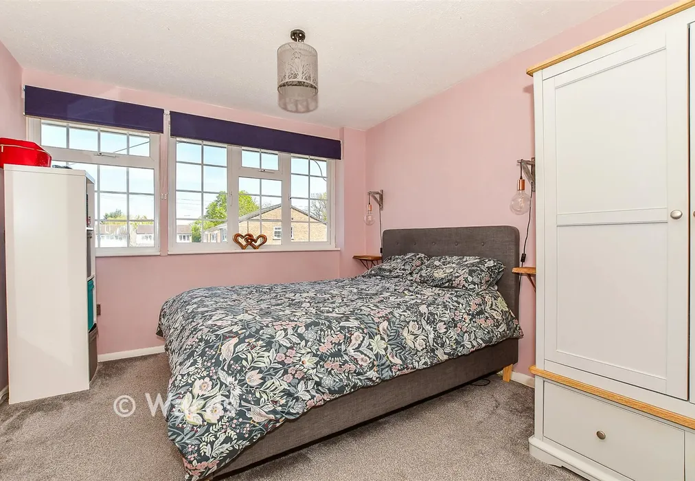 Bedroom 2 - Knaves Acre, Headcorn, Kent - Wards of Kent