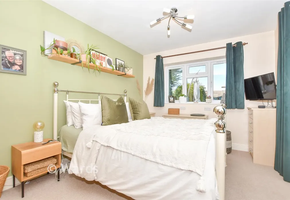 Bedroom 1 - Hever Avenue, West Kingsdown, Sevenoaks, Kent - Wards of Kent