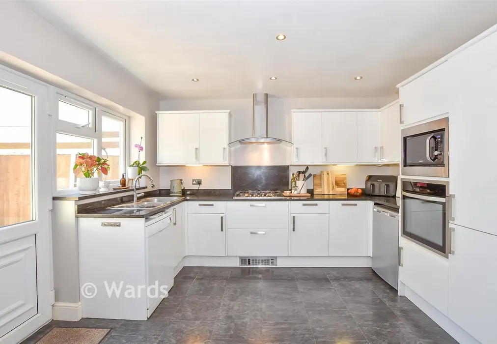 Kitchen/Diner - Hever Avenue, West Kingsdown, Sevenoaks, Kent - Wards of Kent