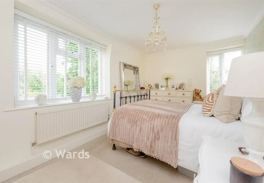 Bedroom 2 - London Road, Farningham, Kent - Wards of Kent