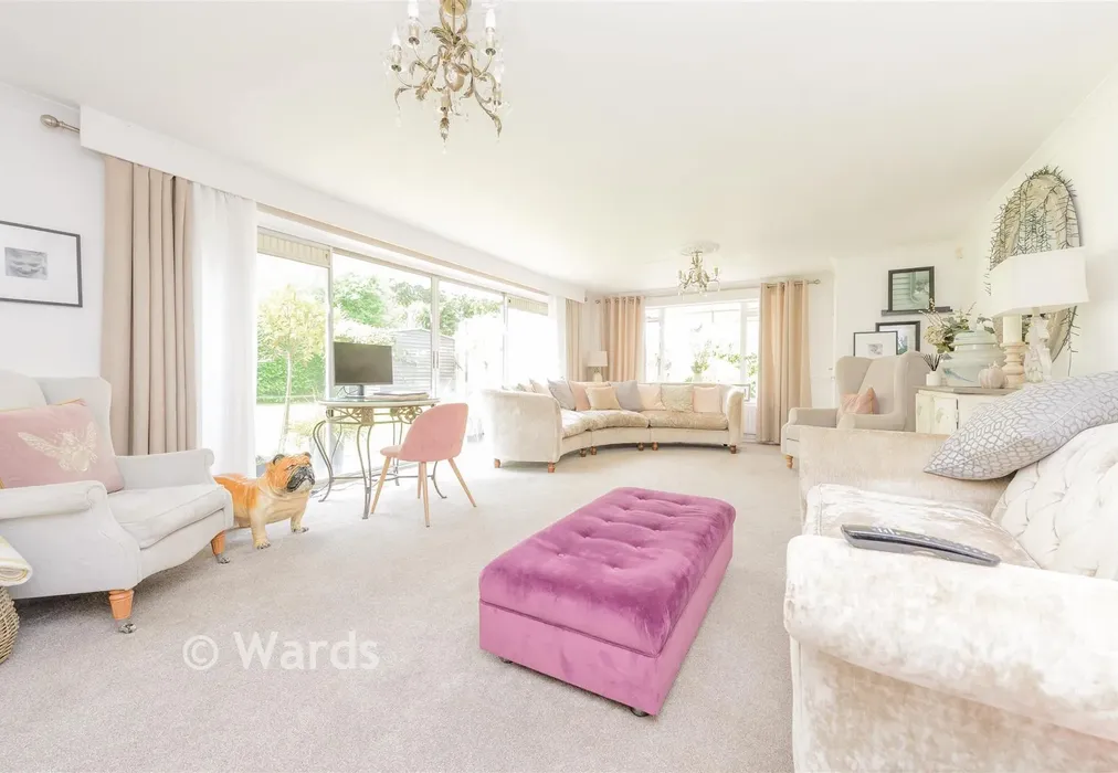 Lounge - London Road, Farningham, Kent - Wards of Kent