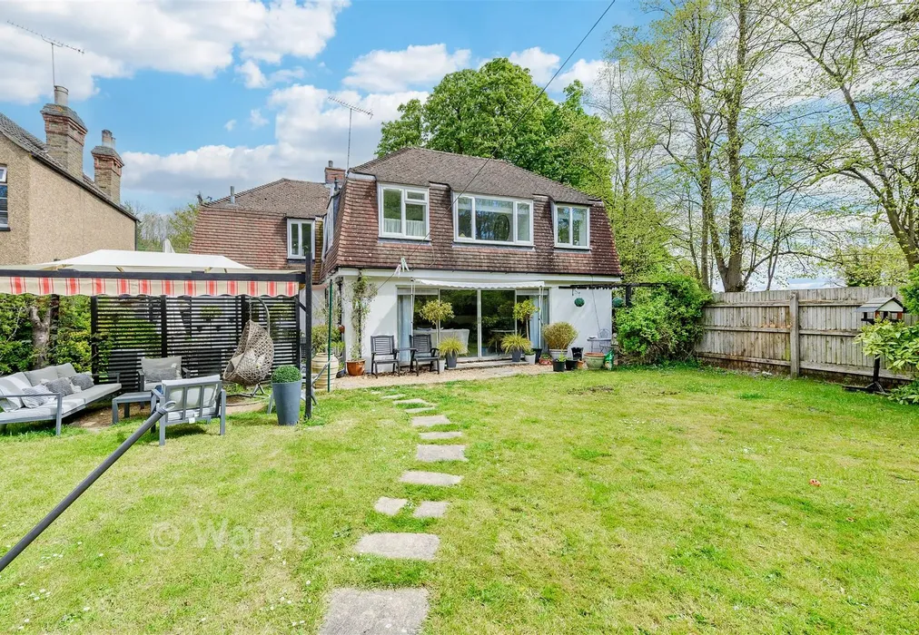 Rear Garden - London Road, Farningham, Kent - Wards of Kent