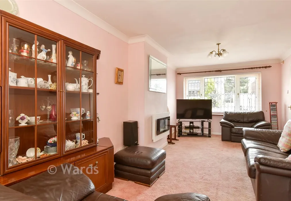 Lounge - Crockenhall Way, Istead Rise, Gravesend, Kent - Wards of Kent