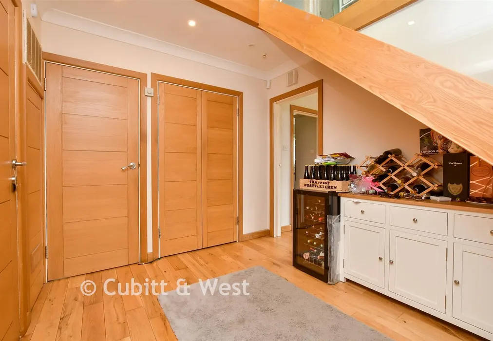 Entrance Hall - Waterfield Drive, Warlingham, Surrey - Wards of Kent