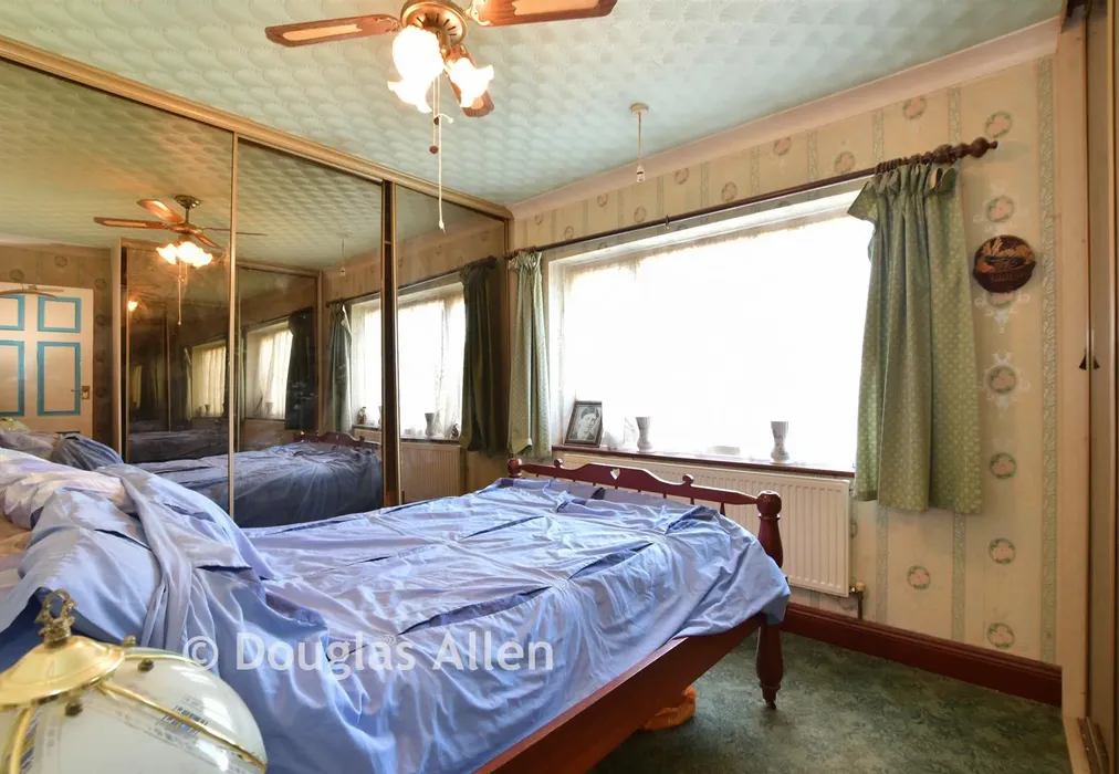 Bedroom 1 - Railway Approach, Basildon, Essex - Wards of Kent