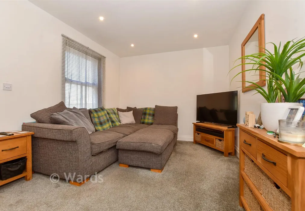 Lounge - Queens Courtyard, Dover, Kent - Wards of Kent