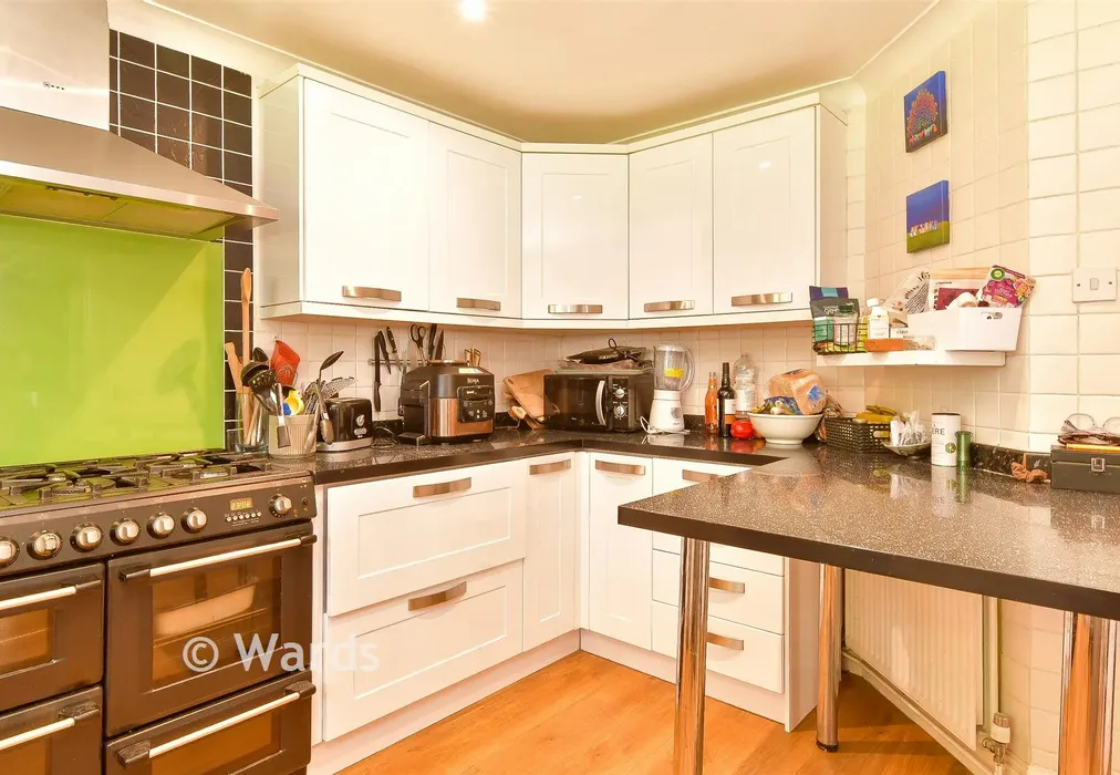 Kitchen - Turners Court, West Kingsdown, Sevenoaks, Kent - Wards of Kent