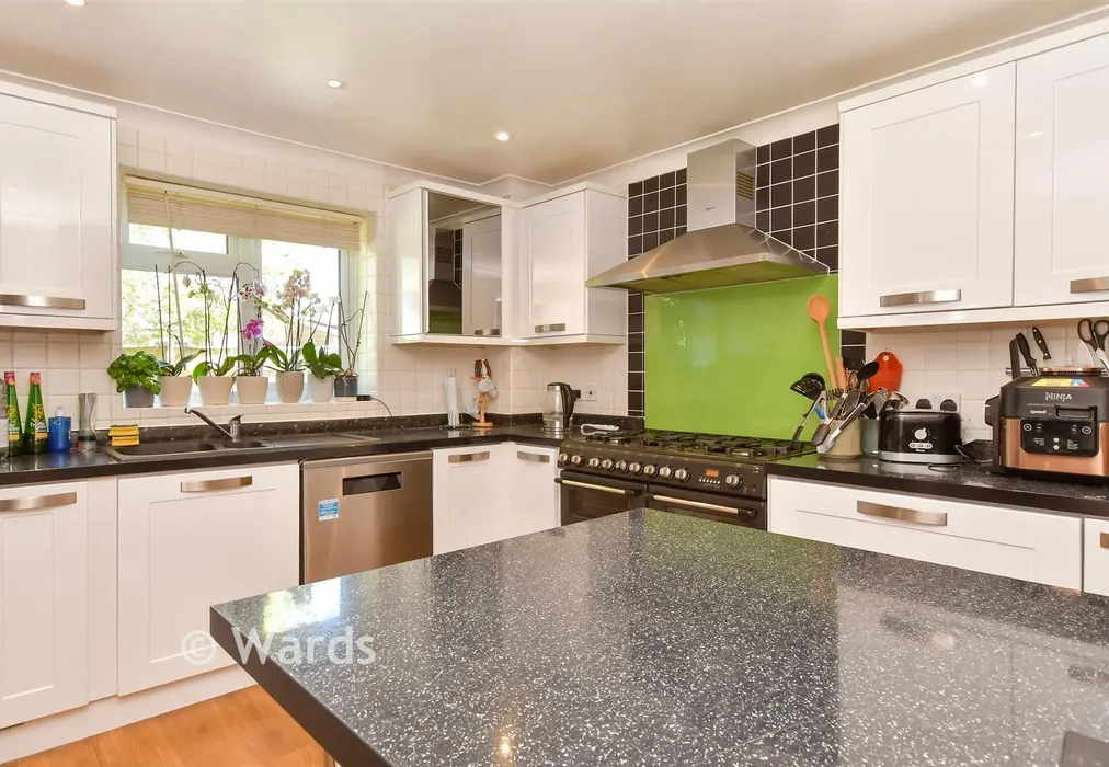 Kitchen - Turners Court, West Kingsdown, Sevenoaks, Kent - Wards of Kent