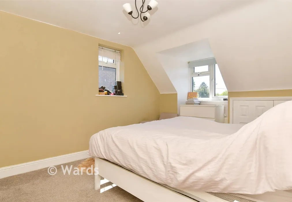Bedroom 1 - Turners Court, West Kingsdown, Sevenoaks, Kent - Wards of Kent